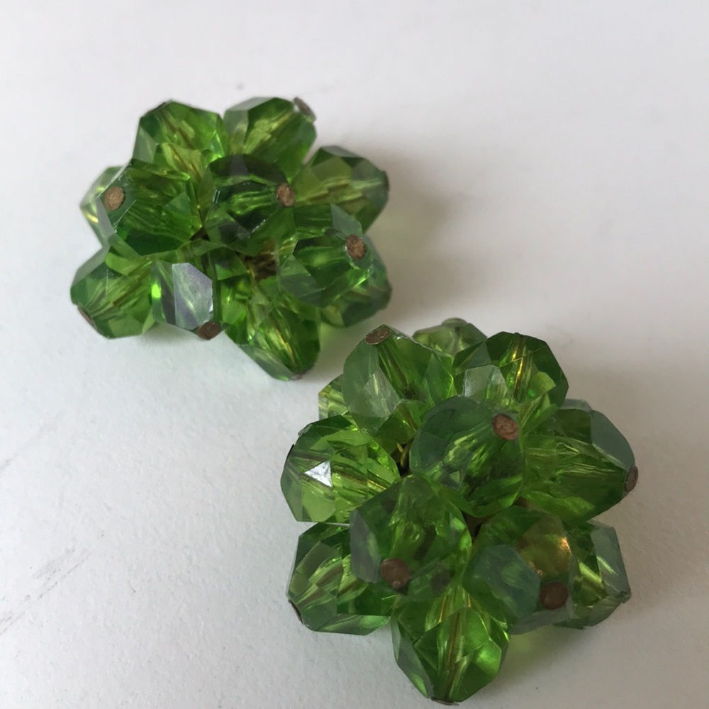 Vintage Green Beads flower sharp earrings